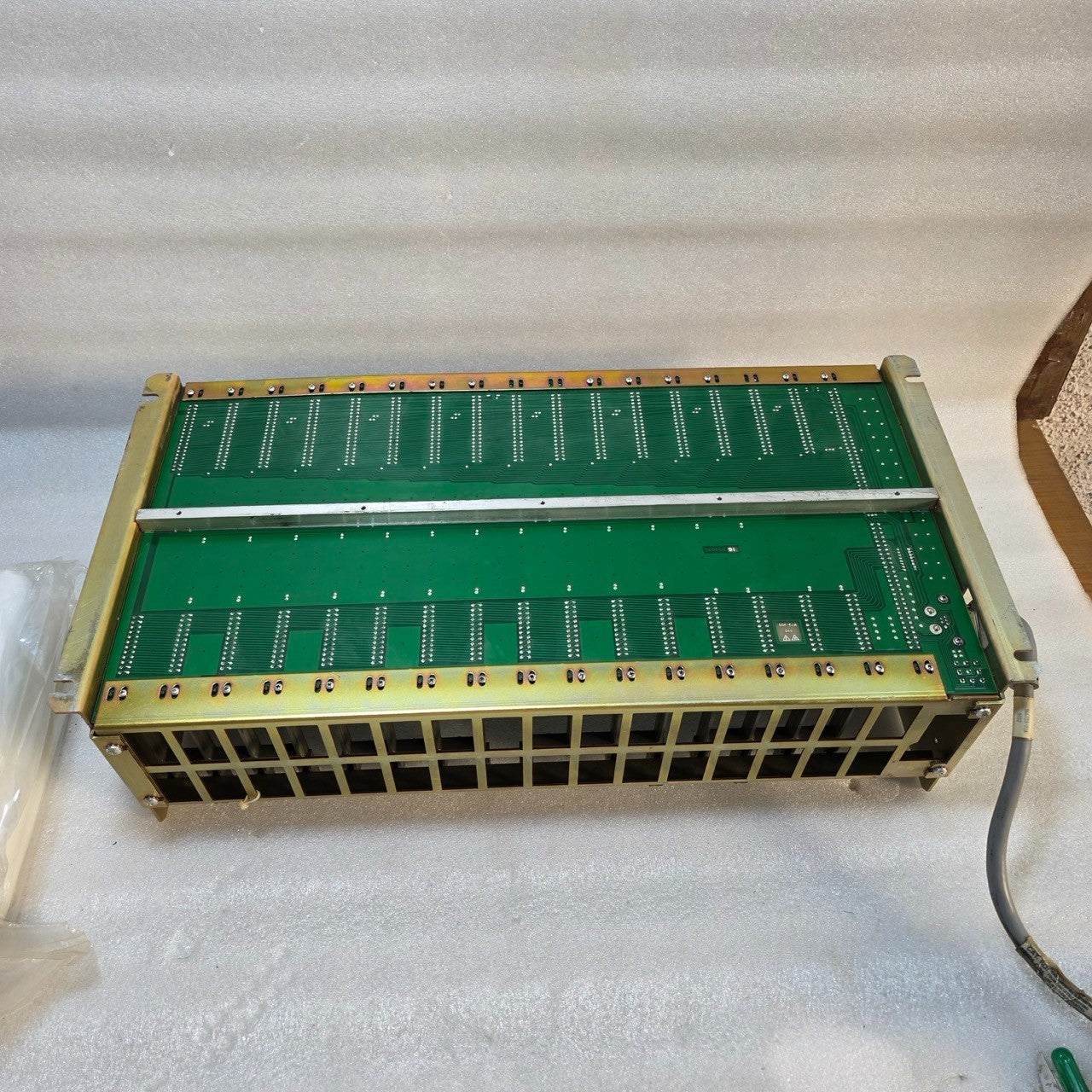 ALLEN-BRADLEY 1771-A4B 16-SLOT PLC I/O CHASSIS | 5V BACKPLANE 28A | PLC-5 SERIES