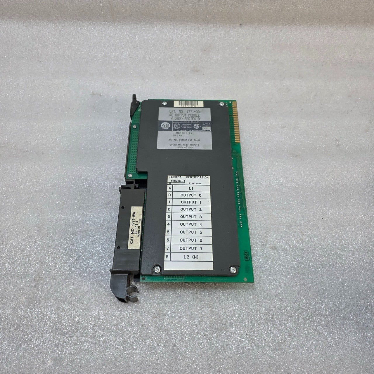 ALLEN-BRADLEY 1771-OA SERIES B AC OUTPUT MODULE | 120V AC | 8-CHANNEL PLC-5 I/O