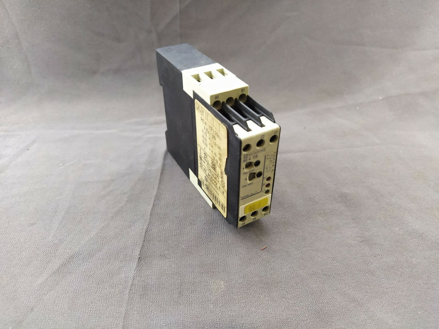 Telemecanique RE4 YR Timer Relay RE4 YR12BU 0.05s-300h 110-240V