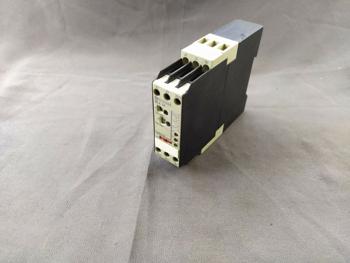 3 X Telemecanique RE4 TP13BU Time Delay Relay 0.05s-300h 110-240V X LOT OF 3 PC