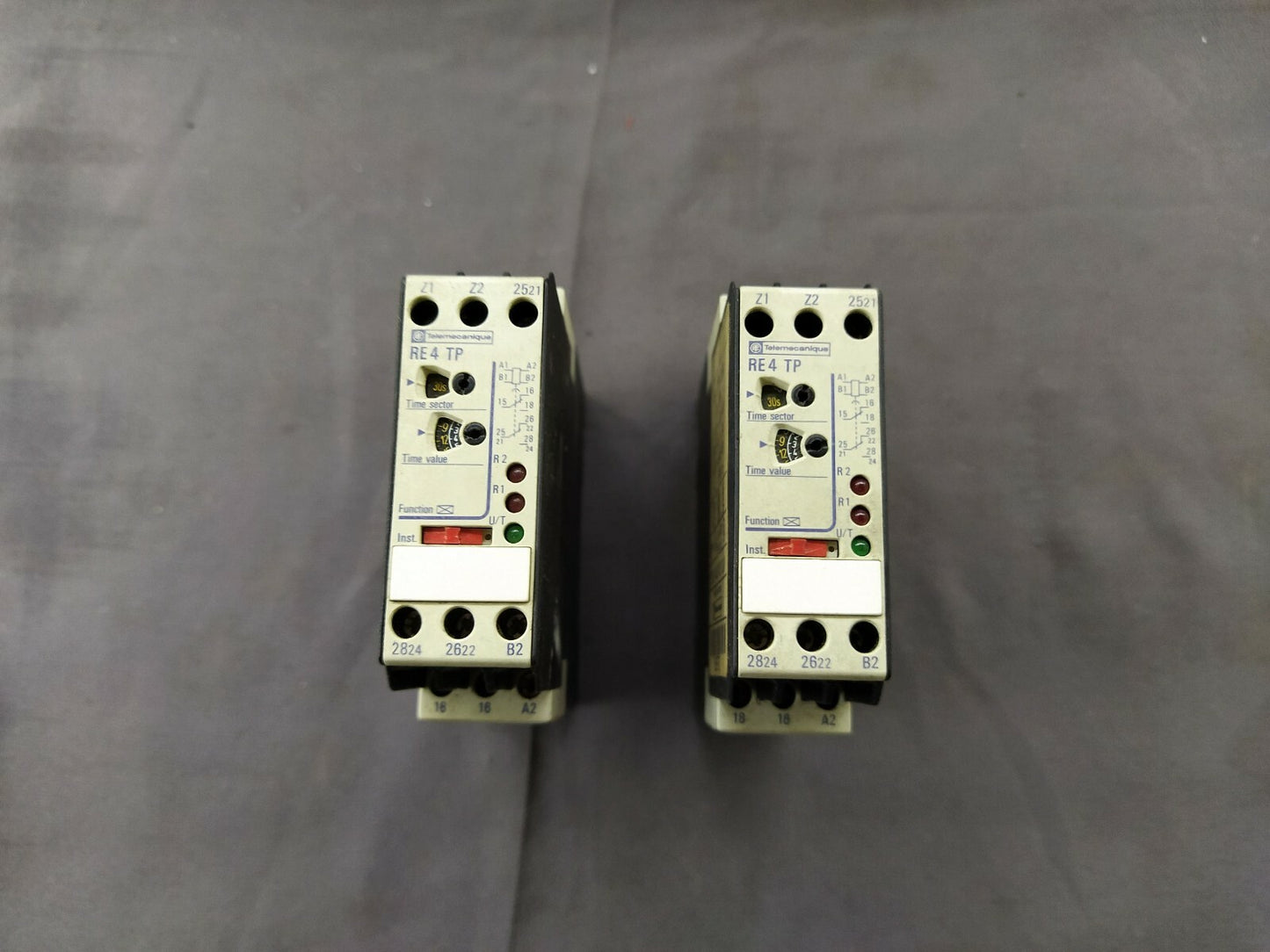 3 X Telemecanique RE4 TP13BU Time Delay Relay 0.05s-300h 110-240V X LOT OF 3 PC