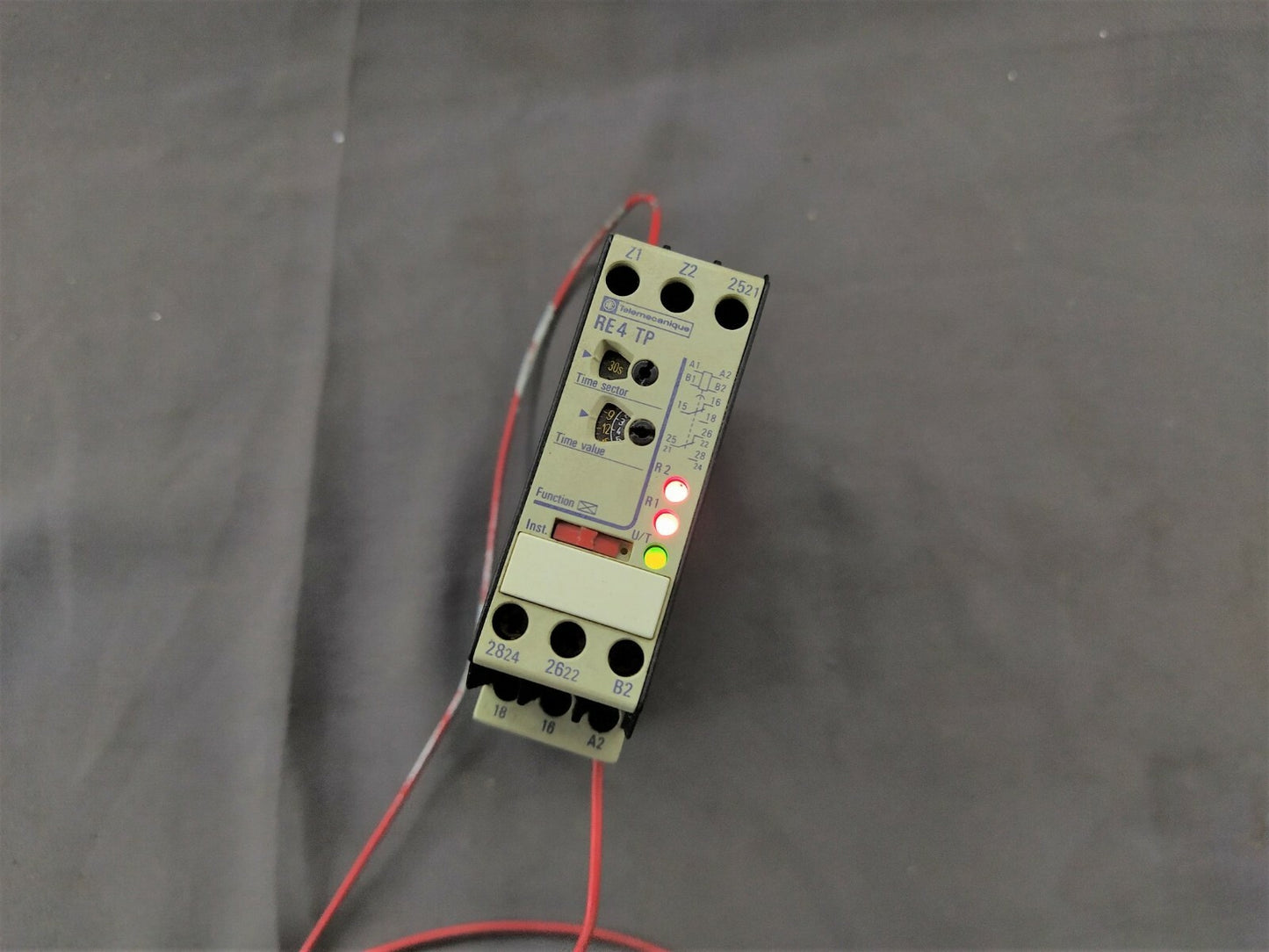 3 X Telemecanique RE4 TP13BU Time Delay Relay 0.05s-300h 110-240V X LOT OF 3 PC