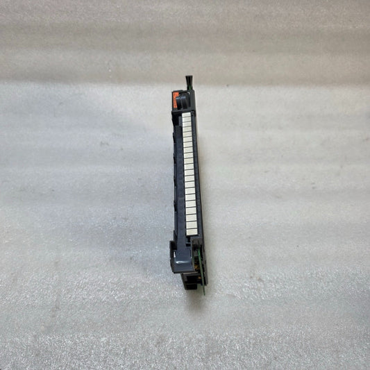 ALLEN-BRADLEY 1771-OA SERIES B AC OUTPUT MODULE | 120V AC | 8-CHANNEL PLC-5 I/O