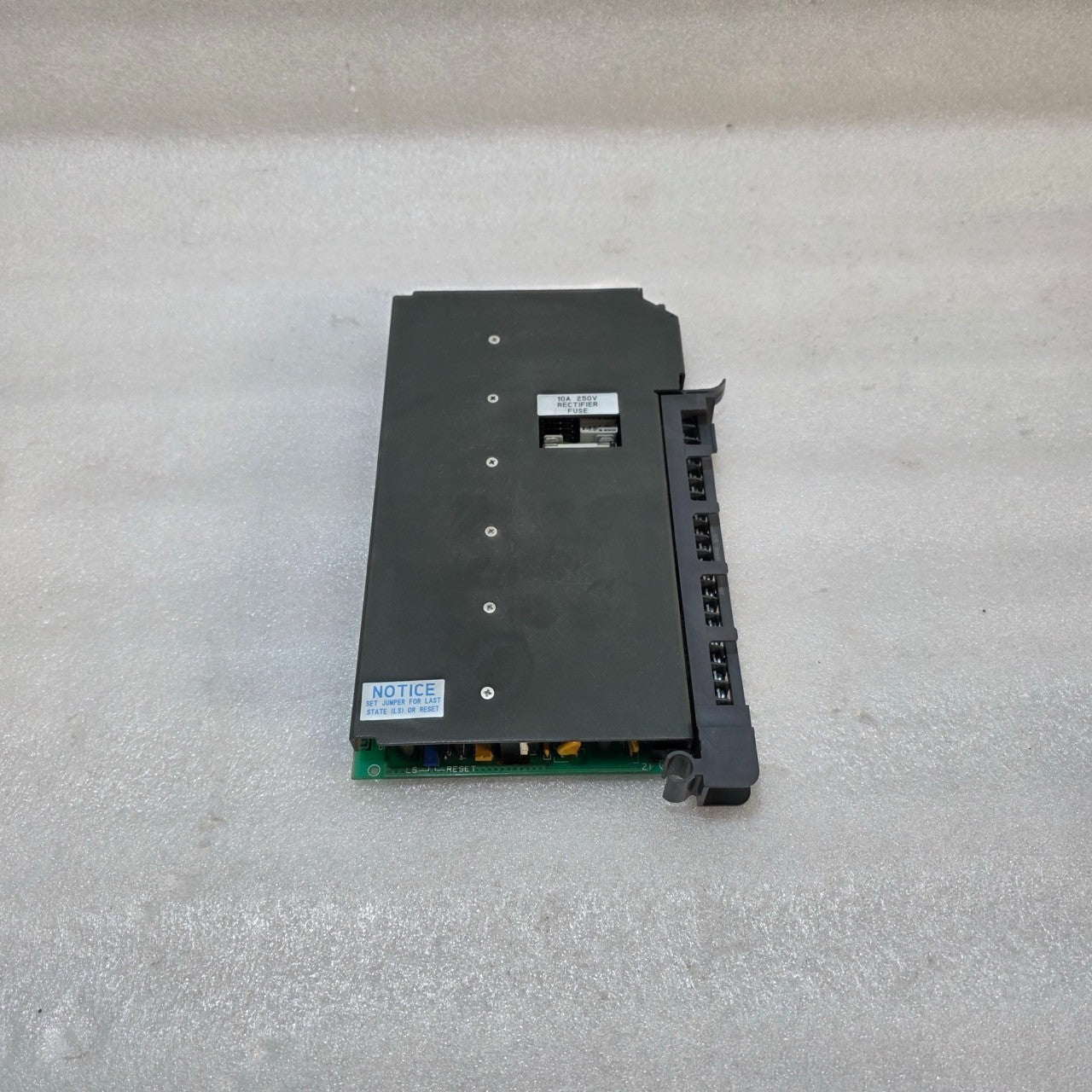 ALLEN-BRADLEY 1771-OA SERIES B AC OUTPUT MODULE | 120V AC | 8-CHANNEL PLC-5 I/O