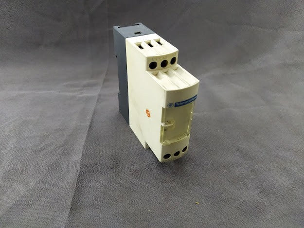 LOT OF 3 X TELEMECANIQUE RM4TG20 THREE PHASE NETWORK CONTROL RELAY X LOT OF 3