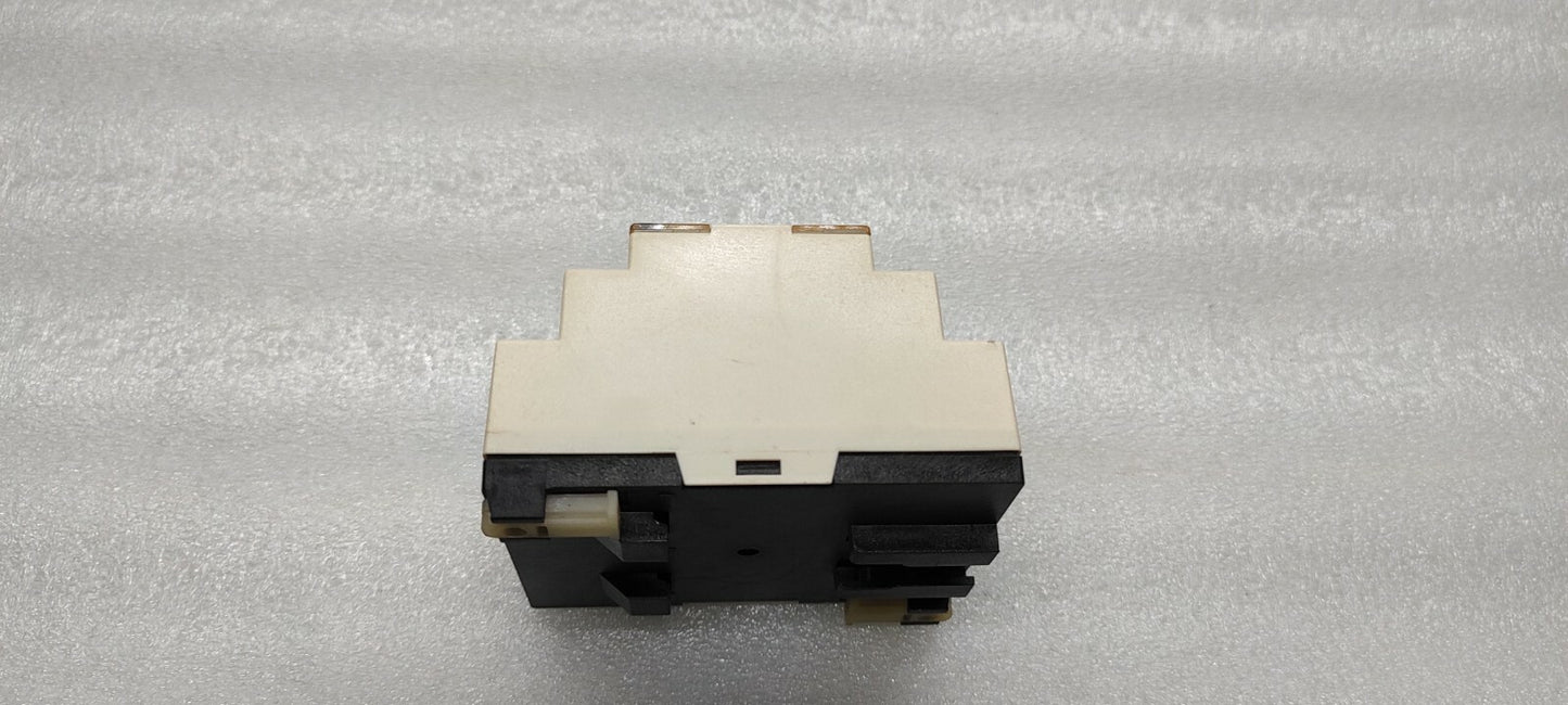 TELEMECANIQUE SR1-A101BD LOGIC RELAY 24VDC