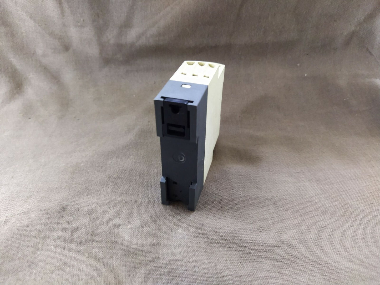 TELE RM4UA03M Control Relay SE