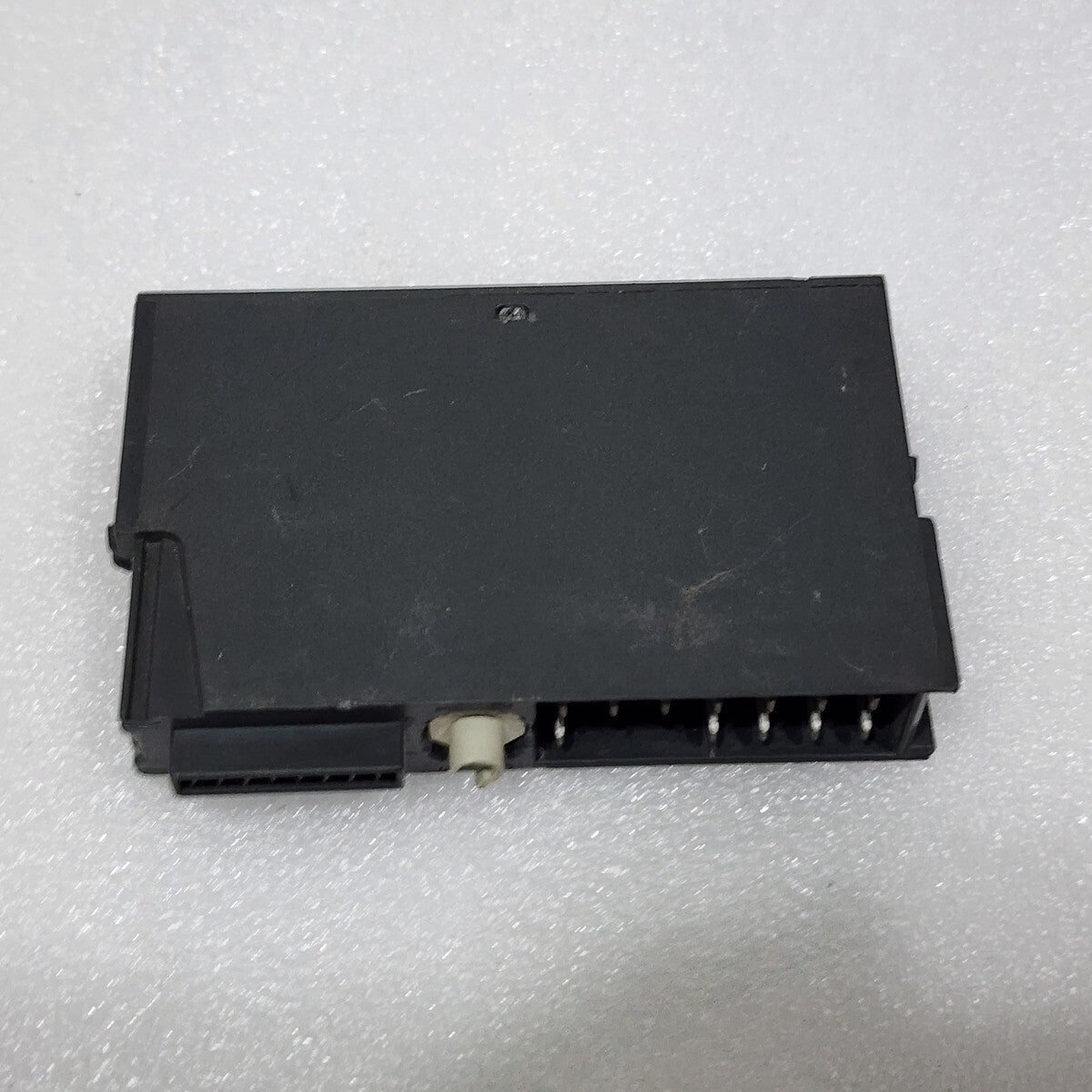 SIEMENS 6ES7 132-4HB01-0AB0 DIGITAL I/O MODULE
