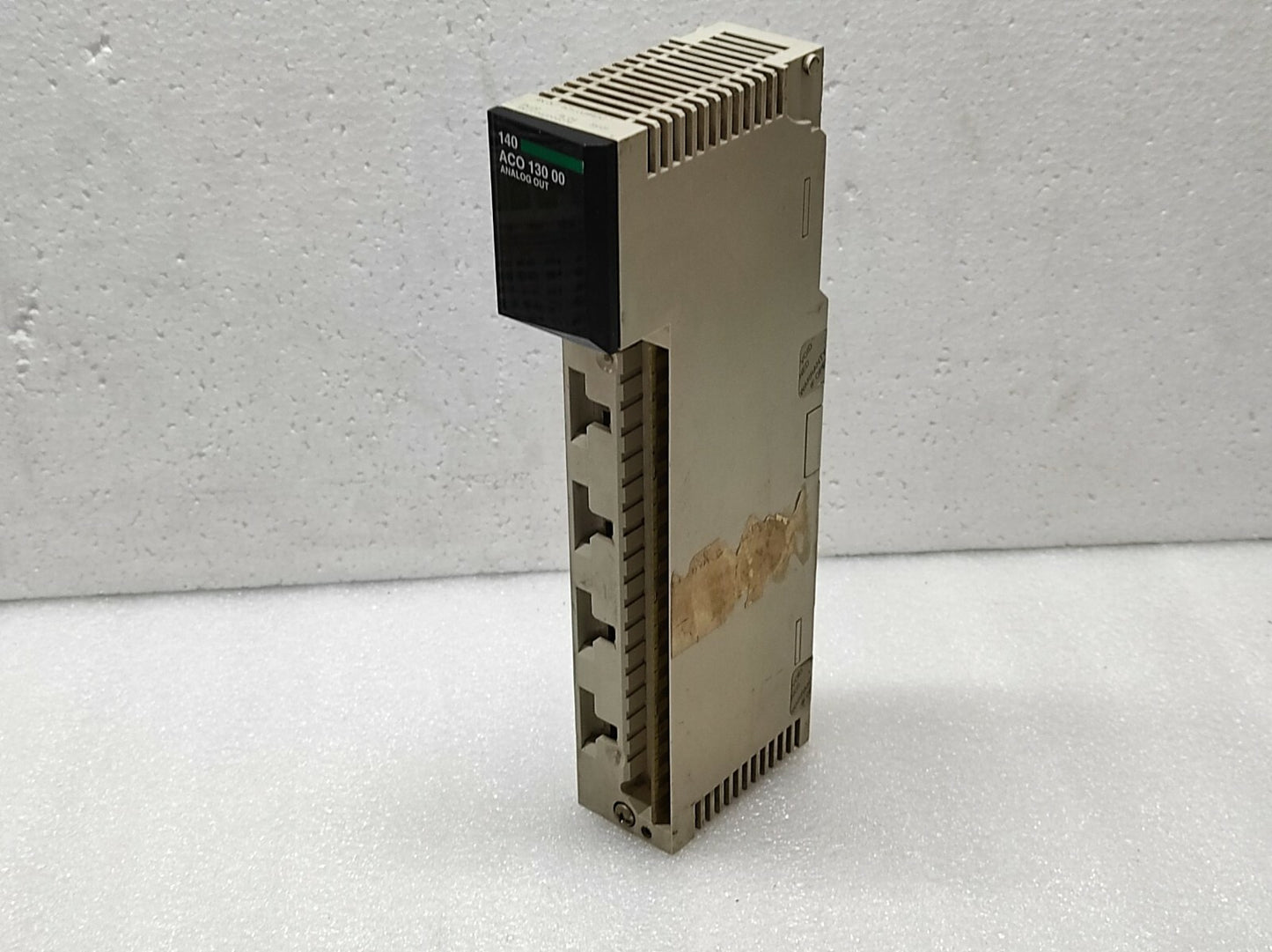 SE 140 ACO 130 00 Analog Output Module 140ACO13000