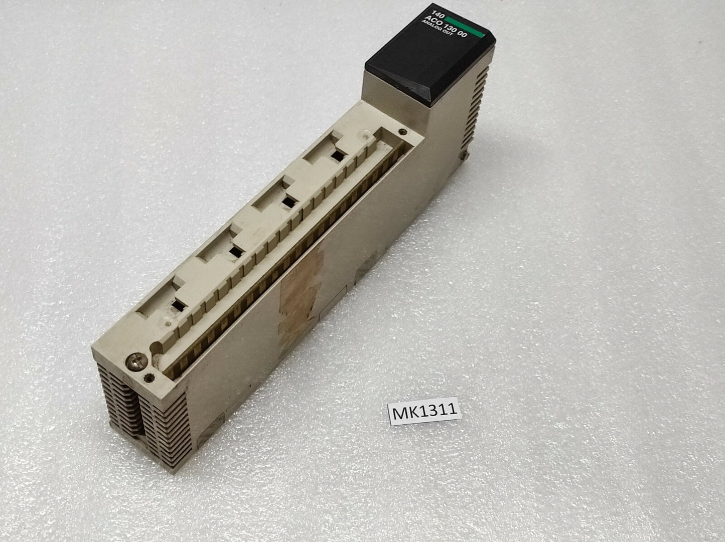 SE 140 ACO 130 00 Analog Output Module 140ACO13000