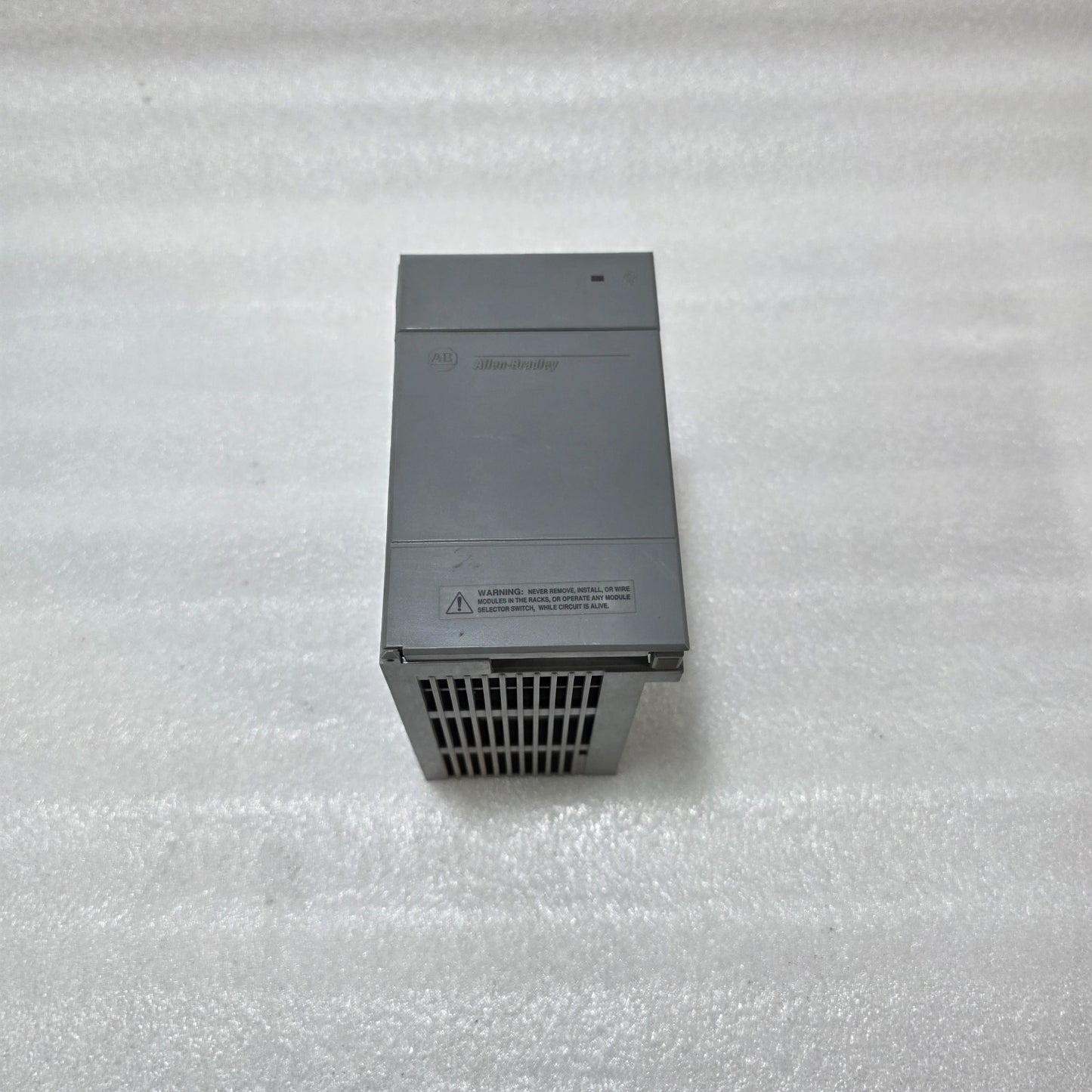 ALLEN-BRADLEY 1746-P2 SLC 500 POWER SUPPLY MODULE – 120/240VAC INPUT, 5VDC OUTPU