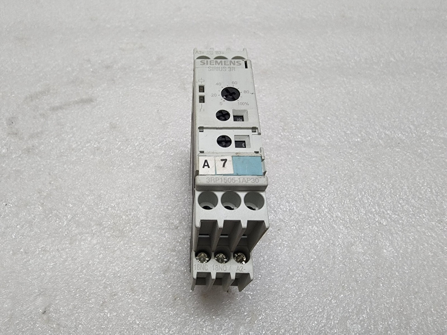 SIEMENS 3RP1505-1AP30 TIMING RELAY 24VAC-DC/200-240VAC