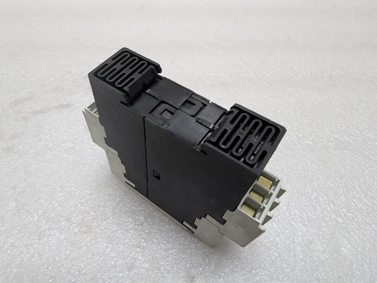 SIEMENS 3RP1505-1AP30 TIMING RELAY 24VAC-DC/200-240VAC