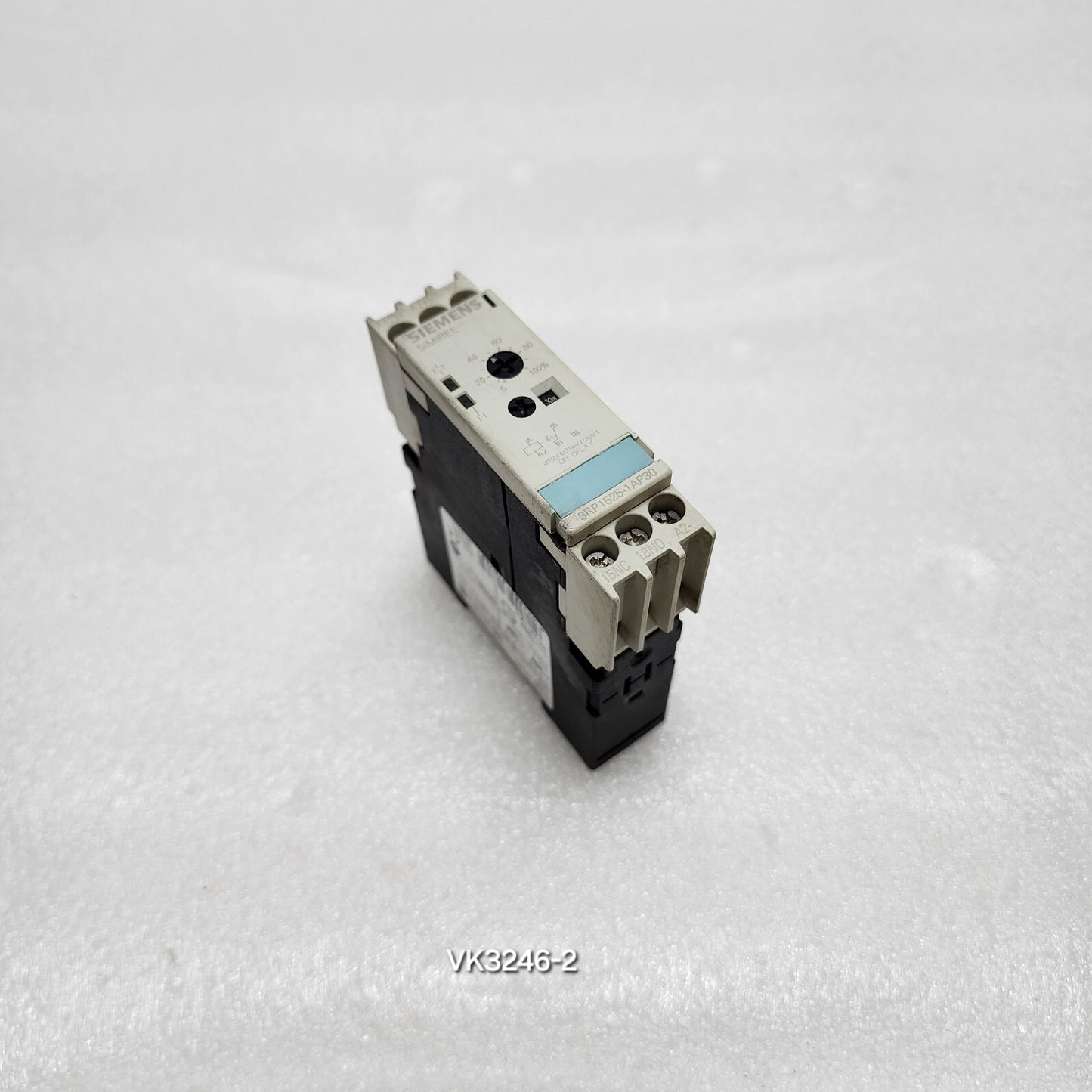 SIEMENS 3RP1525-1AP30 TIMING RELAY ON DELAY