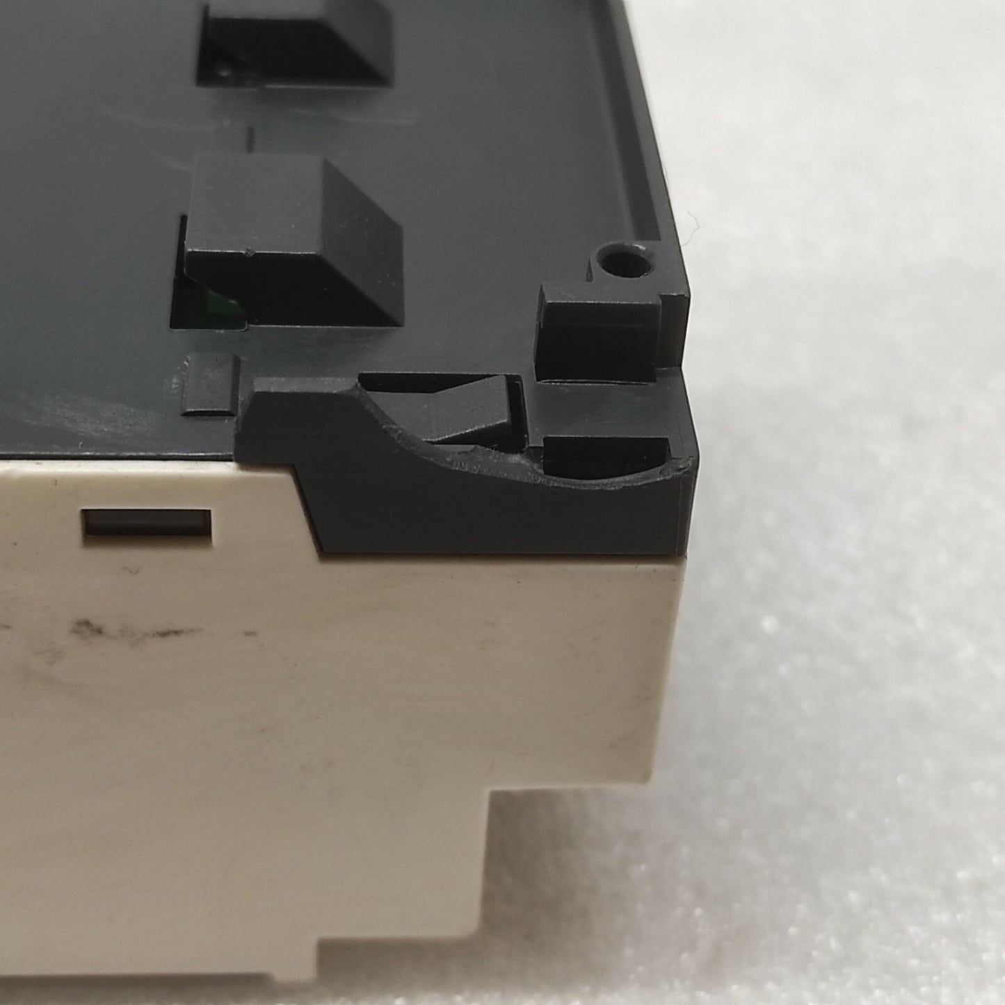 SE SR3B101BD LOGIC RELAY 24VDC