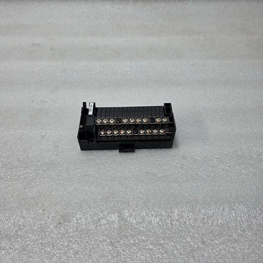 FUJI ELECTRIC RS16-DE04 DIGITAL OUTPUT TERMINAL MODULE (24V DC INPUT)