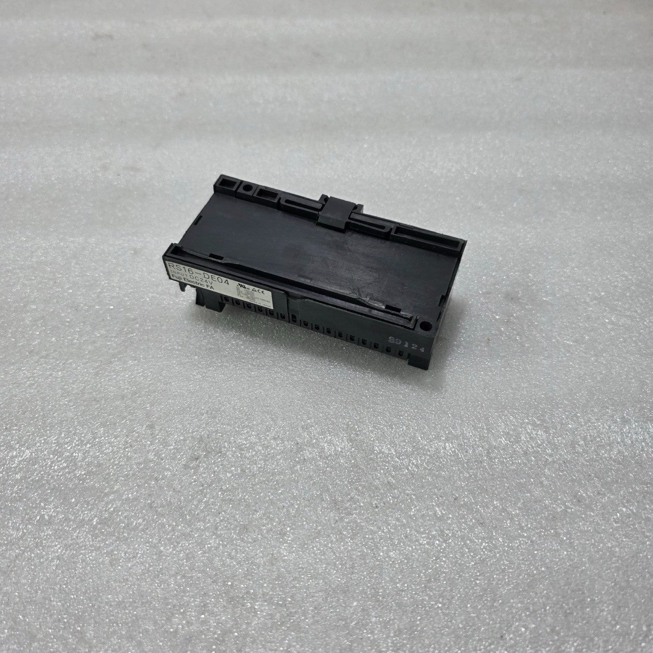 FUJI ELECTRIC RS16-DE04 DIGITAL OUTPUT TERMINAL MODULE (24V DC INPUT)