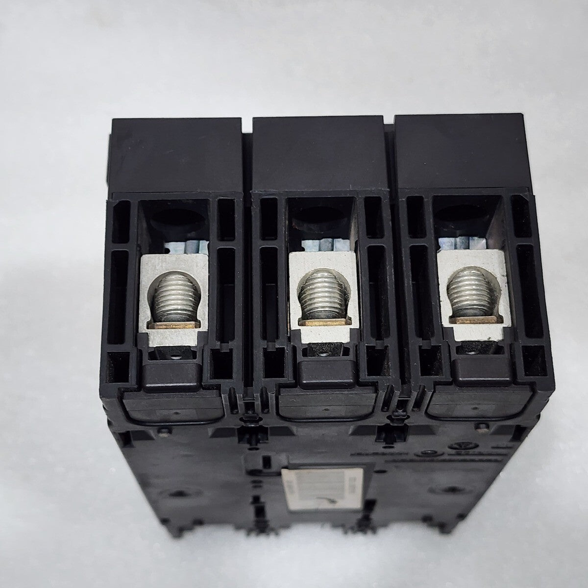 SQUARE D HJA36150 150A CIRCUIT BREAKER 480VAC 250VDC WITHOUT JAWS & PROTECTOR