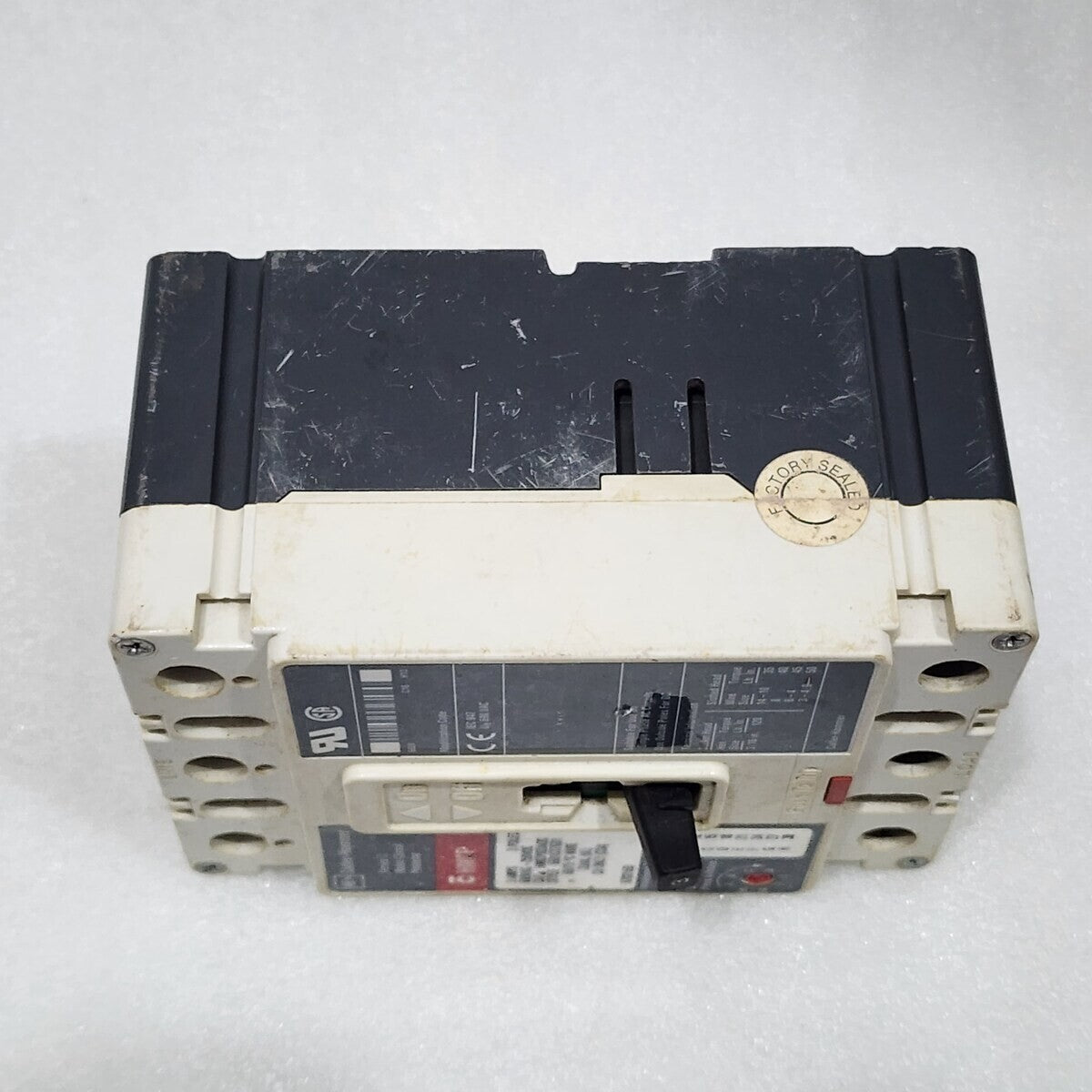 EATON CUTLER HAMMER HMCP003AOC 3A INDUSTRIAL CIRCUIT BREAKER 600VAC/250VDC HMCP