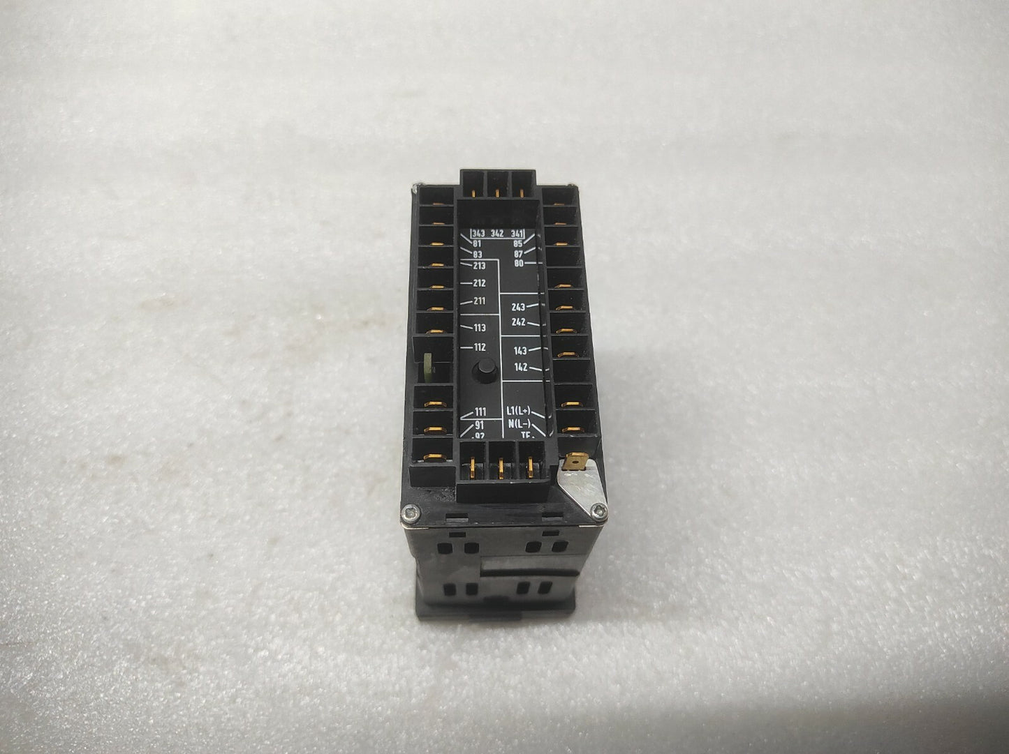 JUMO DTRON 08.1 TEMPERATURE CONTROLLER 703032/50-001-000-00-001 93-263V 70/00340