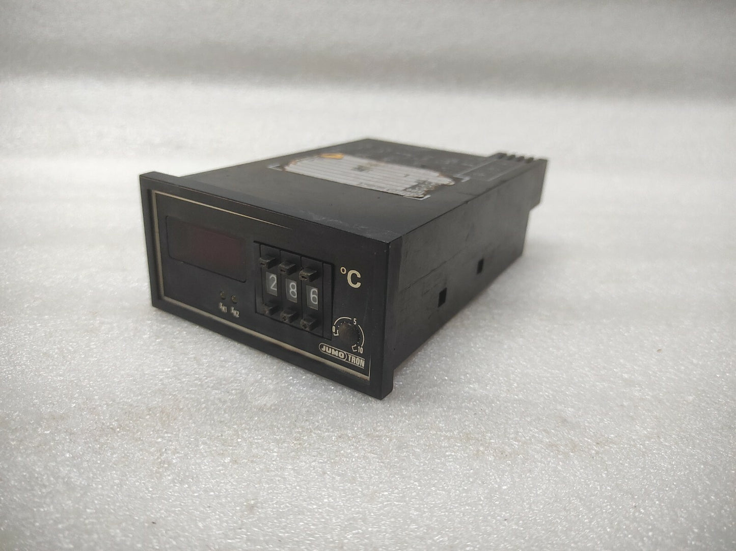JUMO TRON HROW-48/DI-D3 TEMPERATURE CONTROLLER 220VAC PT100 0-399'C