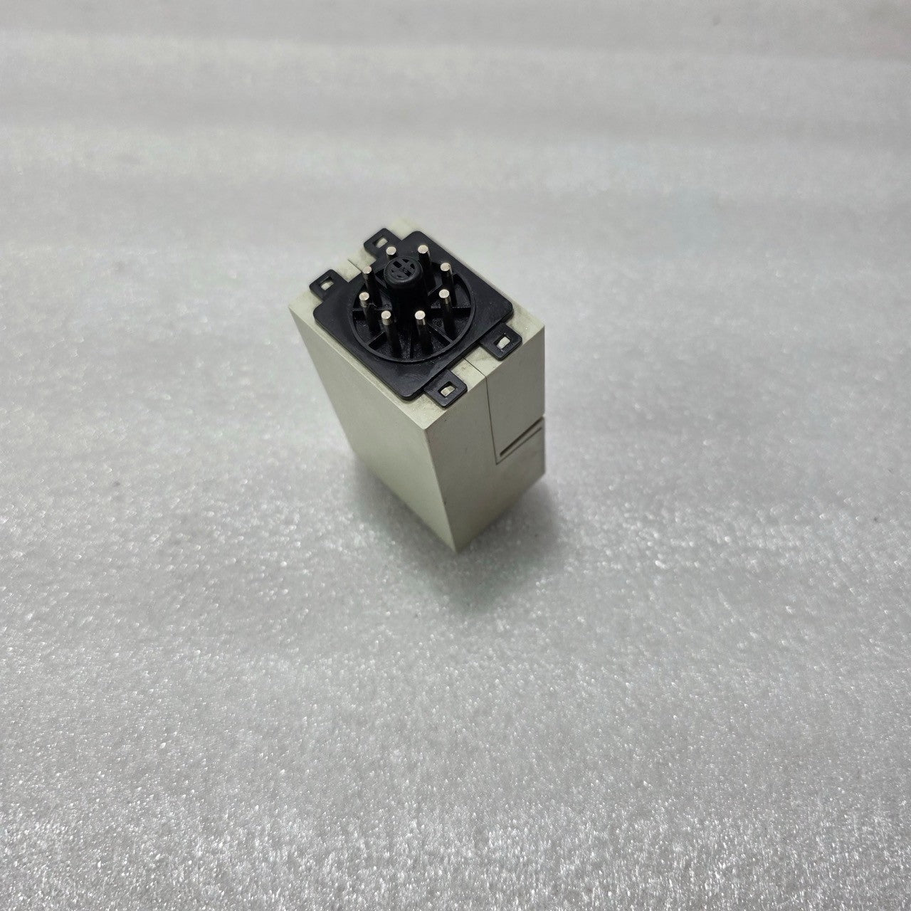 CROUZET OA2R1 MULTI-RANGE TIME DELAY RELAY 88867215 0.1S–100H 24–240V AC/DC