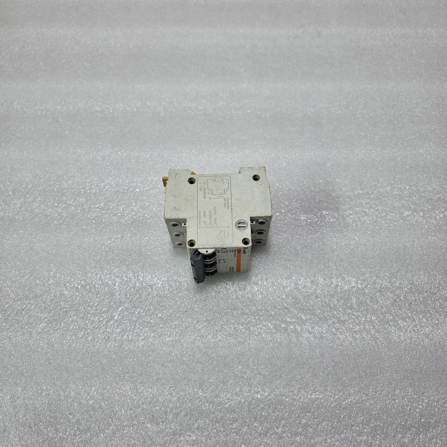 MERLIN GERIN MULTI 9 C32N 20A 3 POLE MCB 380/415V 6KA CIRCUIT BREAKER