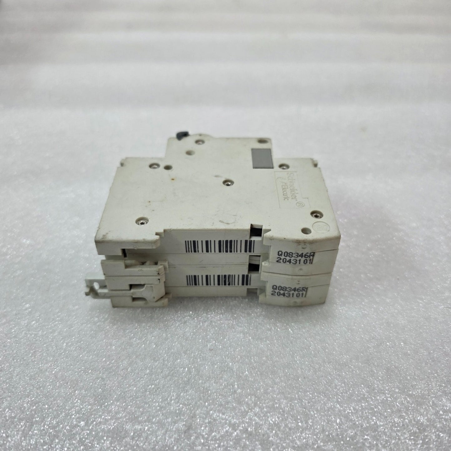 MERLIN GERIN MULTI9 C65N D4 2 POLE 4A MCB | MINIATURE CIRCUIT BREAKER 400V 6KA