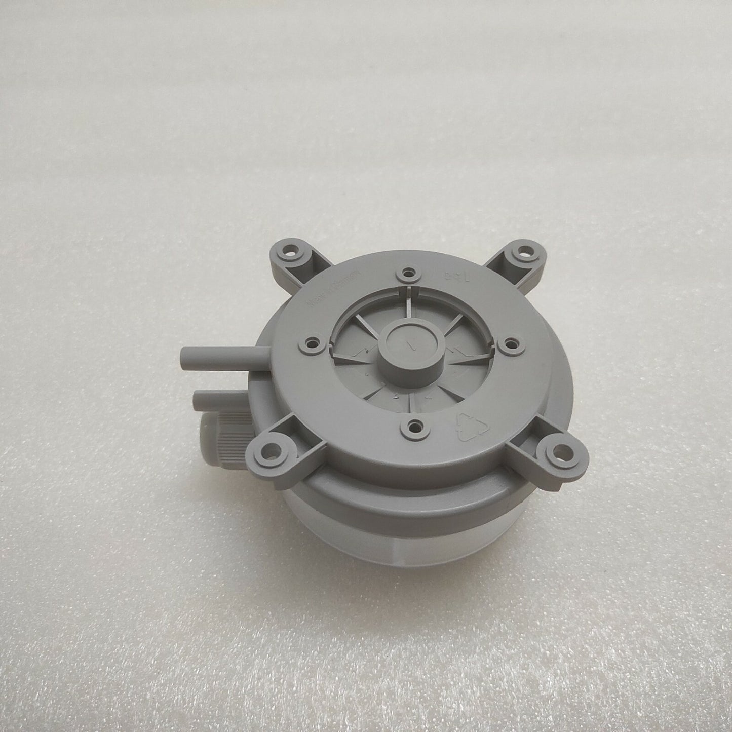 SAUTER 984M.533114B4 DIFFERENTIAL PRESSURE TRANSMITTER 18-30VAC/DC 0-250Pa