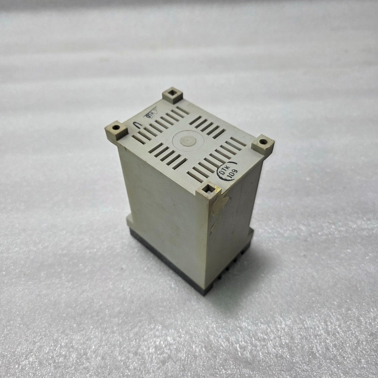 USSR EL-10-1T3 ELECTROMECHANICAL CONTROL / PROTECTION RELAY 380V AC