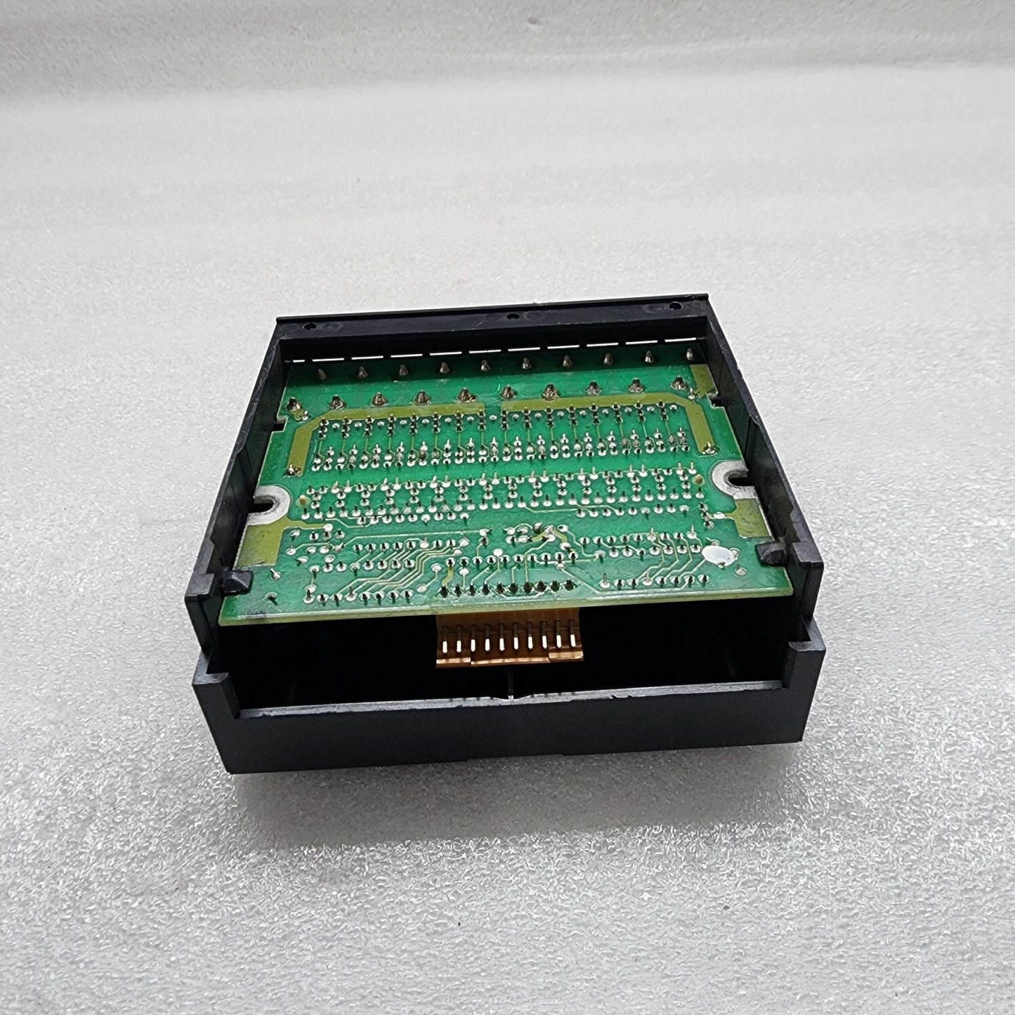 IDEC PFJ-T162U 16-TRANSISTOR OUTPUT UNIT FA-1J