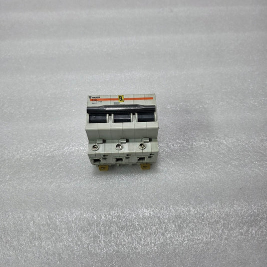 MERLIN GERIN MULTI 9 C32L 3 POLE MCB 15A 380V CIRCUIT BREAKER | IEC P1 22KA
