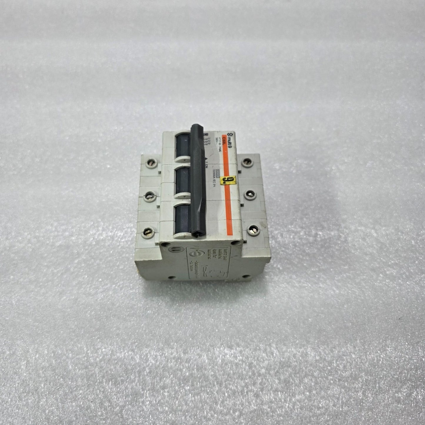 MERLIN GERIN MULTI 9 C32L 3 POLE MCB 15A 380V CIRCUIT BREAKER | IEC P1 22KA