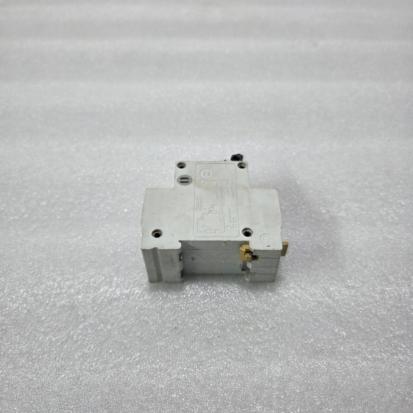 MERLIN GERIN MULTI 9 C32H 1A 2POLE MCB 380V/415V TYPE U CIRCUIT BREAKER | 10KA