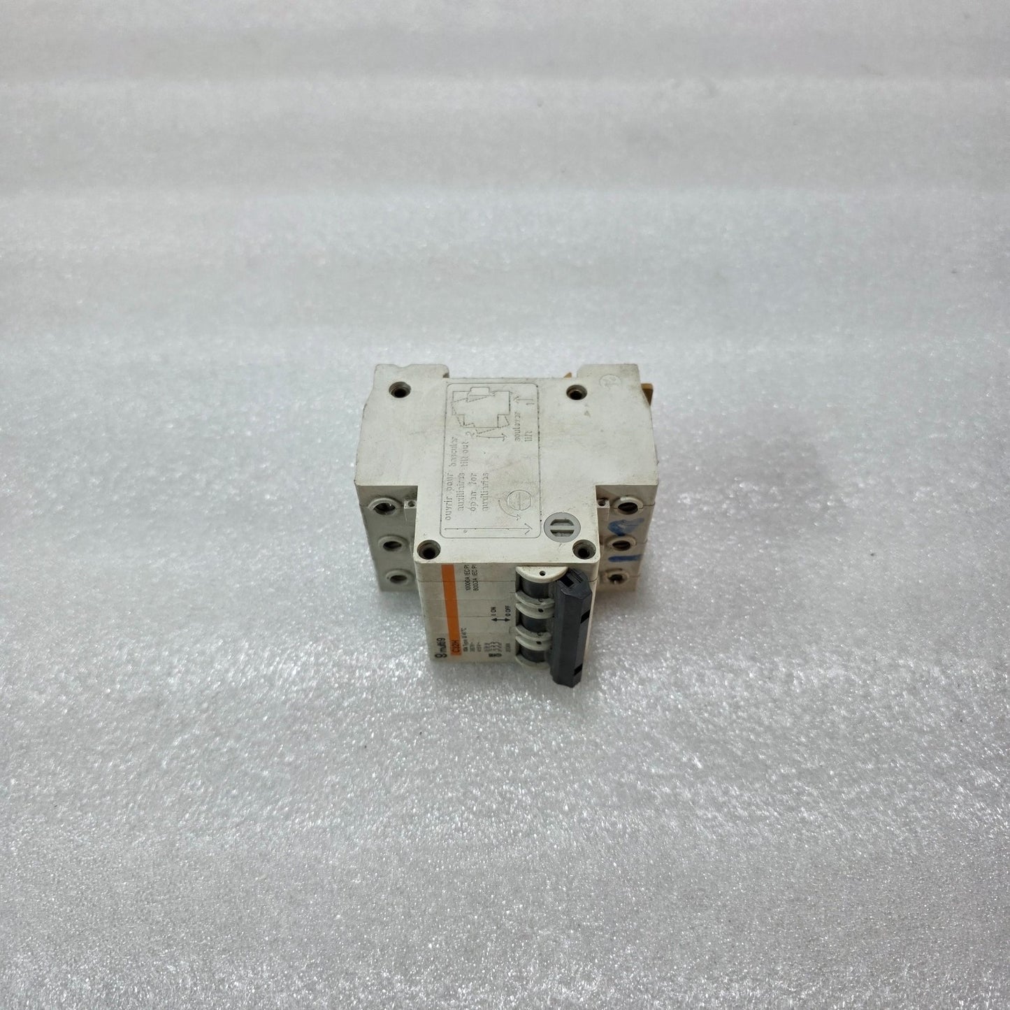 MERLIN GERIN MULTI 9 C32H 10A 3 POLE MCB 380/415V 10KA CIRCUIT BREAKER