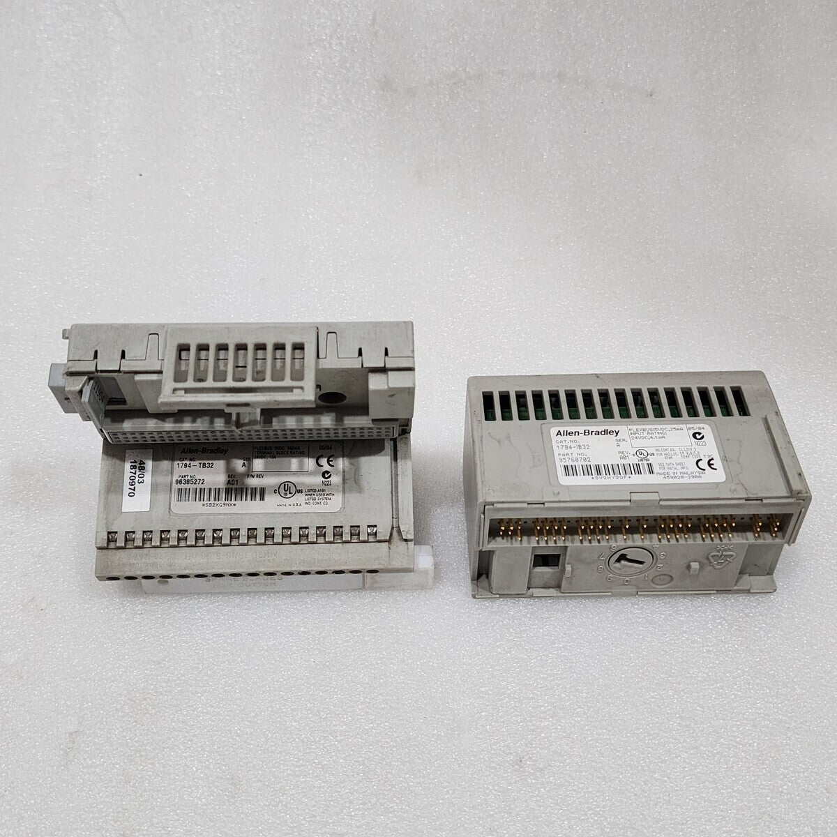 ALLEN BRADLEY CAT 1794-IB32 SERIES A 95760702 FLEX I/O MODULE 1794-TB32 96385272
