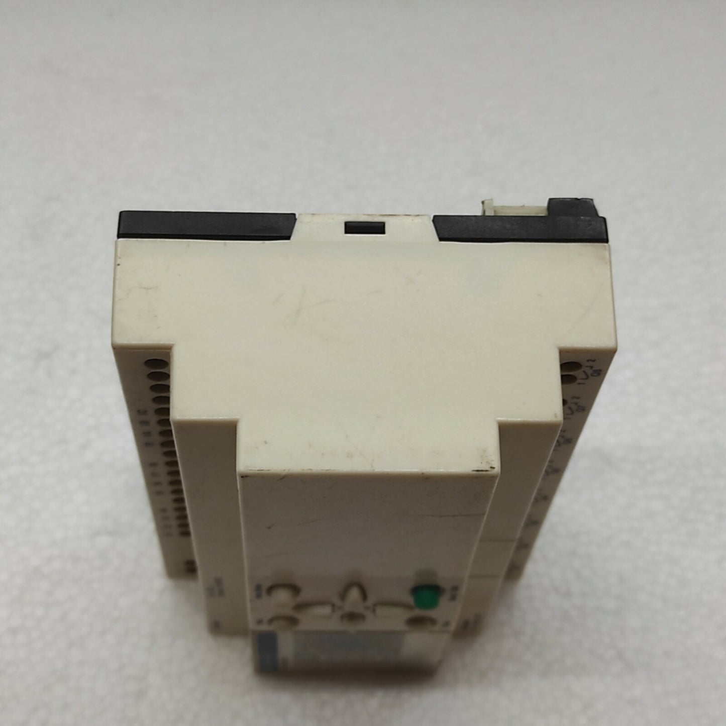 SE SR1 A201BD ZELIO LOGIC RELAY 24VDC
