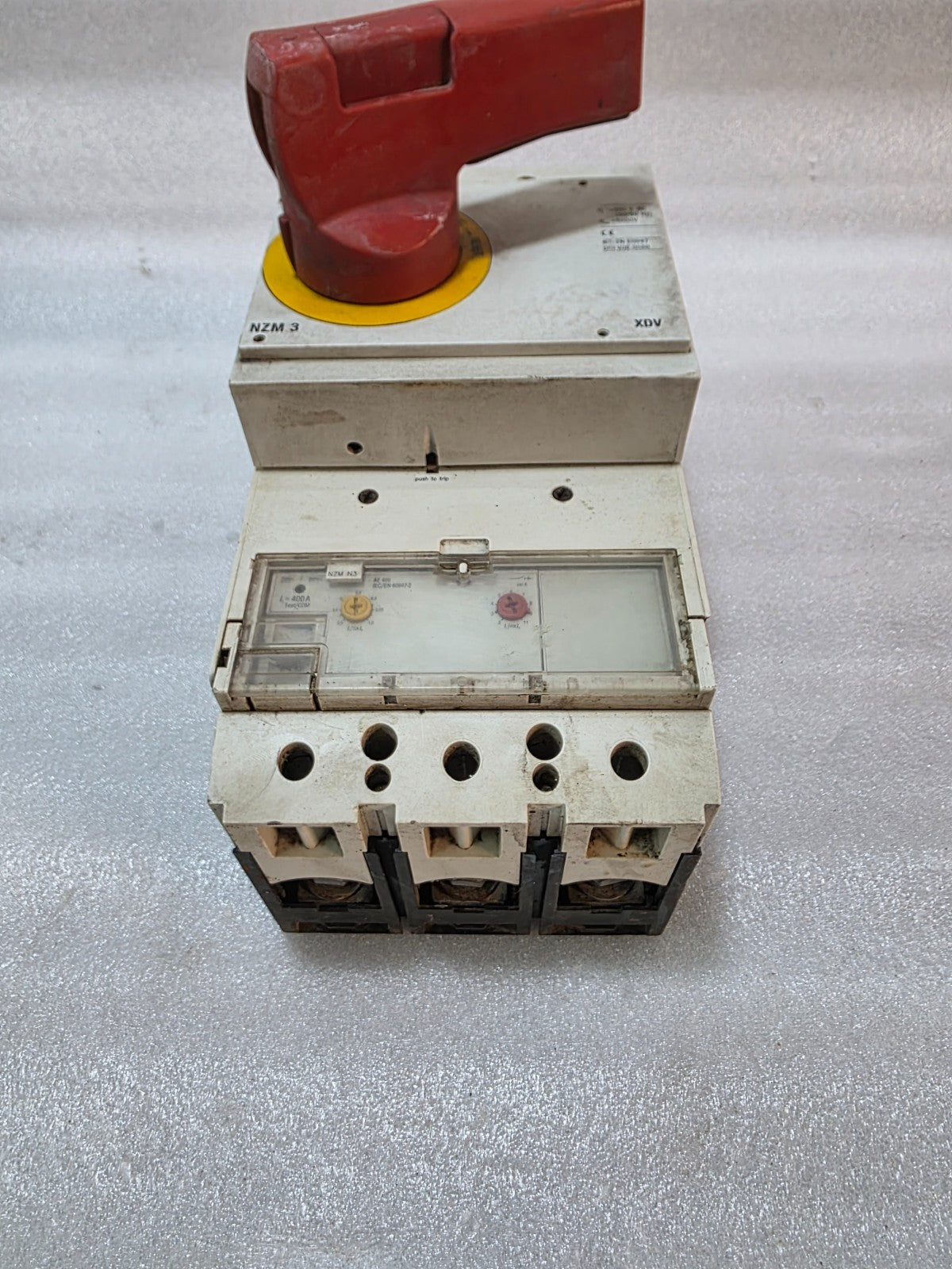 MOELLER NZM3 ROTARY HANDLE MOLDED CASE CIRCUIT BREAKER 400A