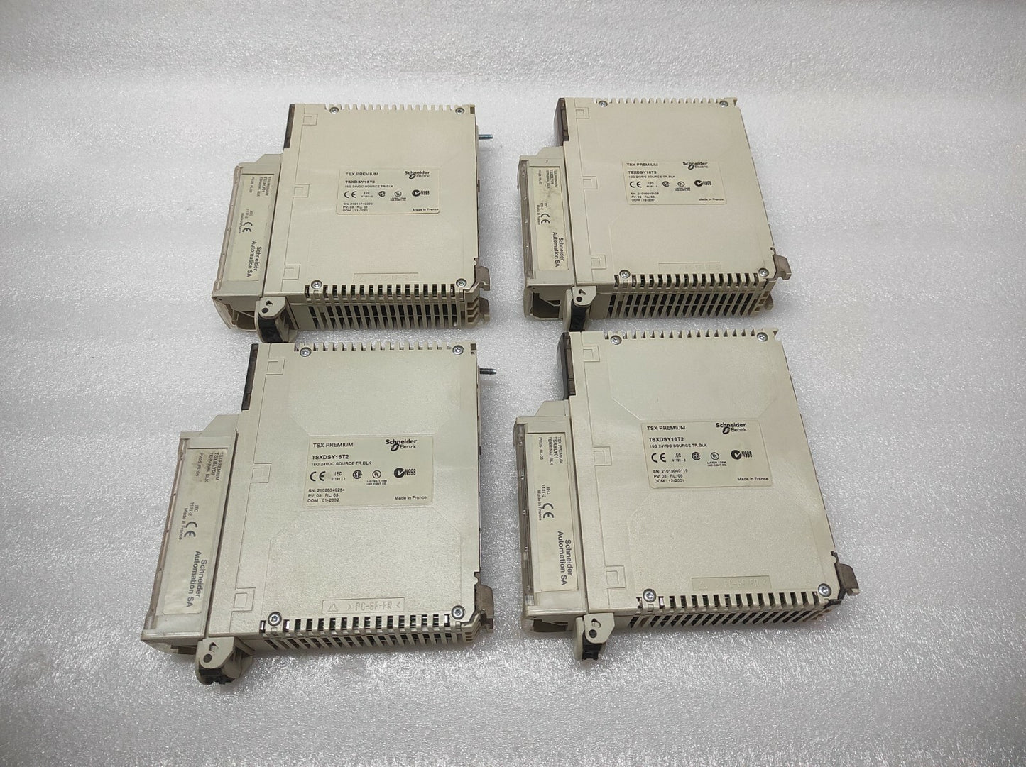 SE TSXDSY16T2 DISCRETE OUTPUT MODULE