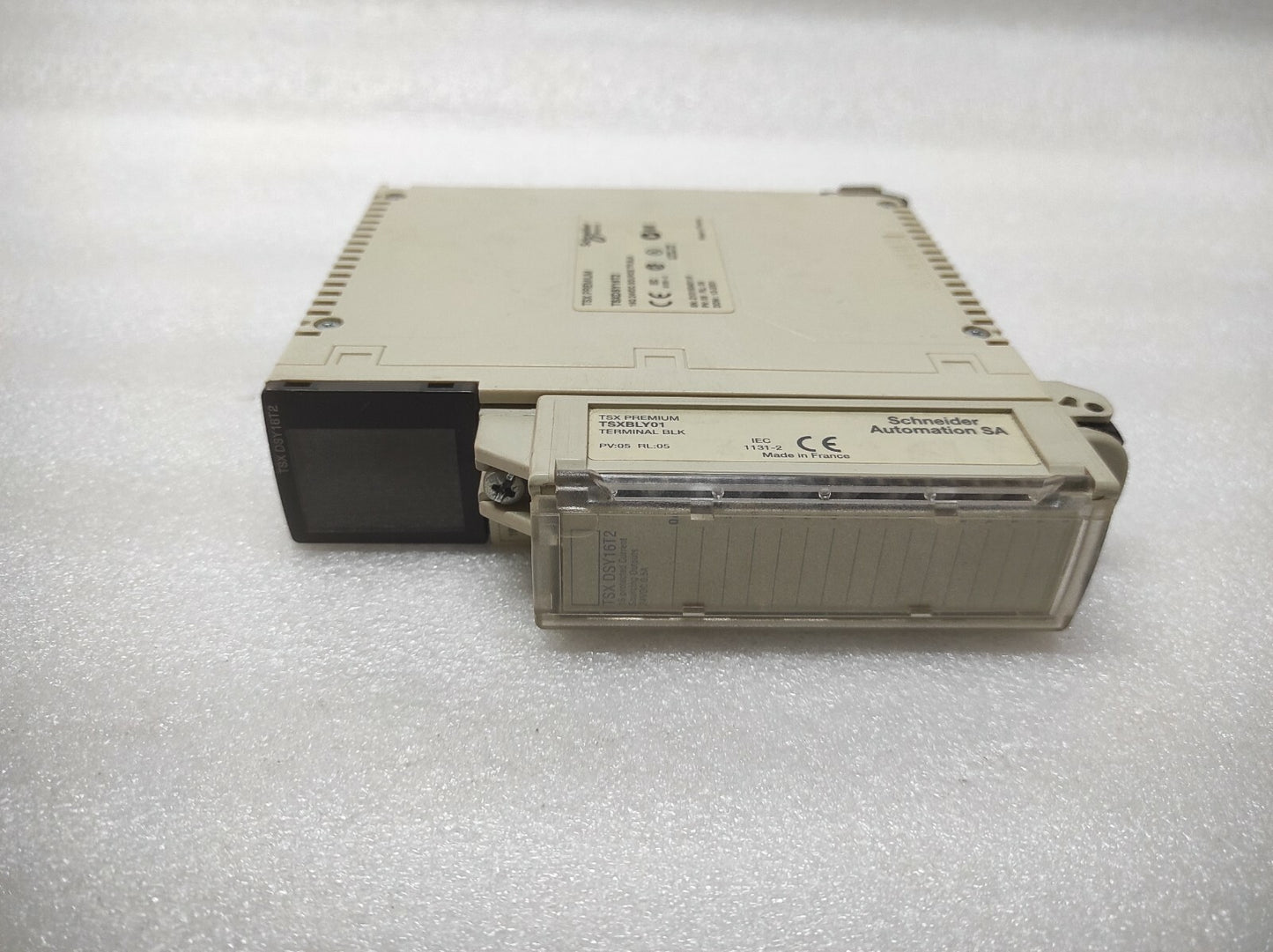 SE TSXDSY16T2 DISCRETE OUTPUT MODULE