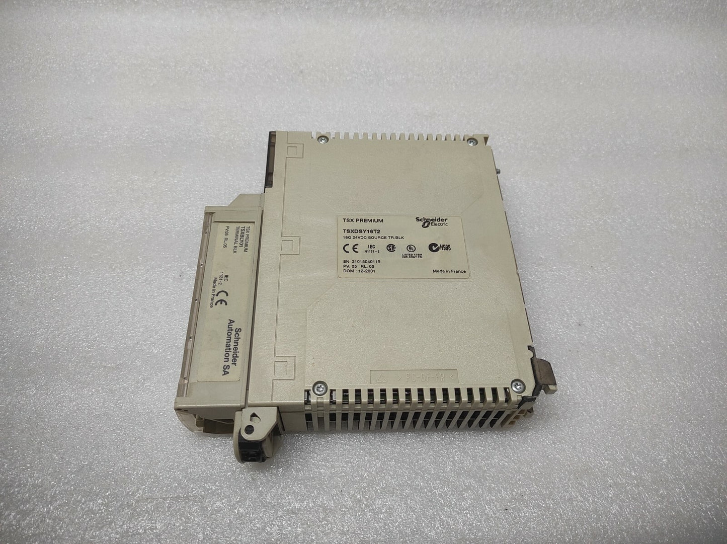 SE TSXDSY16T2 DISCRETE OUTPUT MODULE