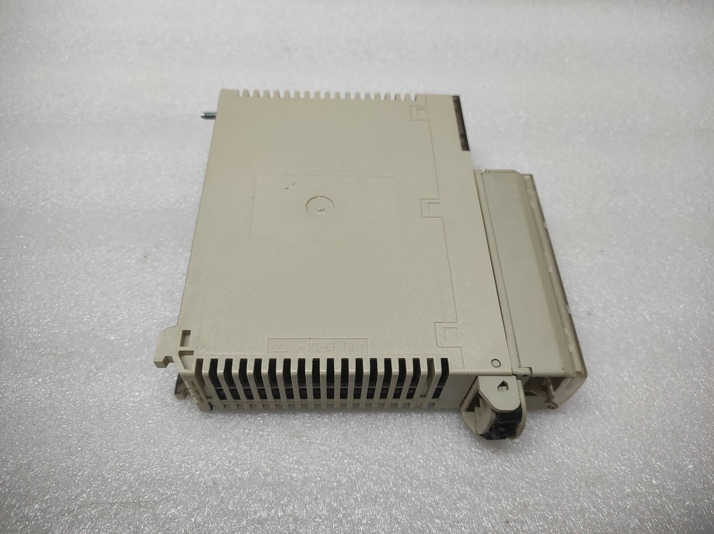 SE TSXDSY16T2 DISCRETE OUTPUT MODULE