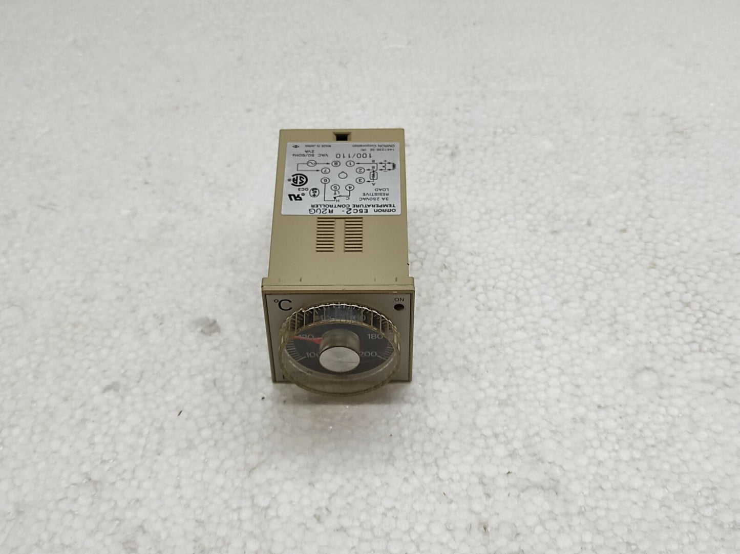 OMRON E5C2-R20G TEMPERATURE CONTROLLER 100/110V AC E5C2R20G