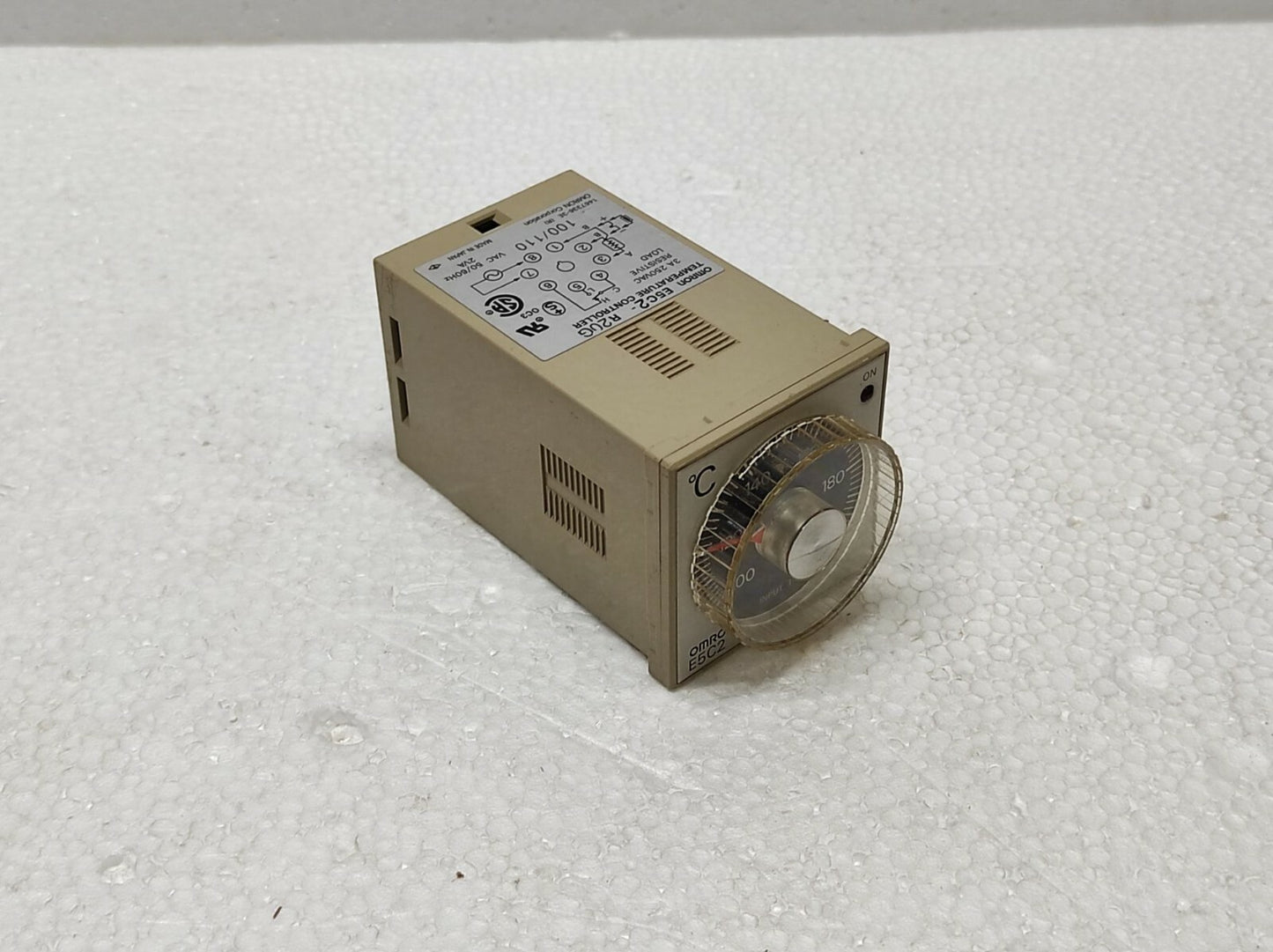 OMRON E5C2-R20G TEMPERATURE CONTROLLER 100/110V AC E5C2R20G