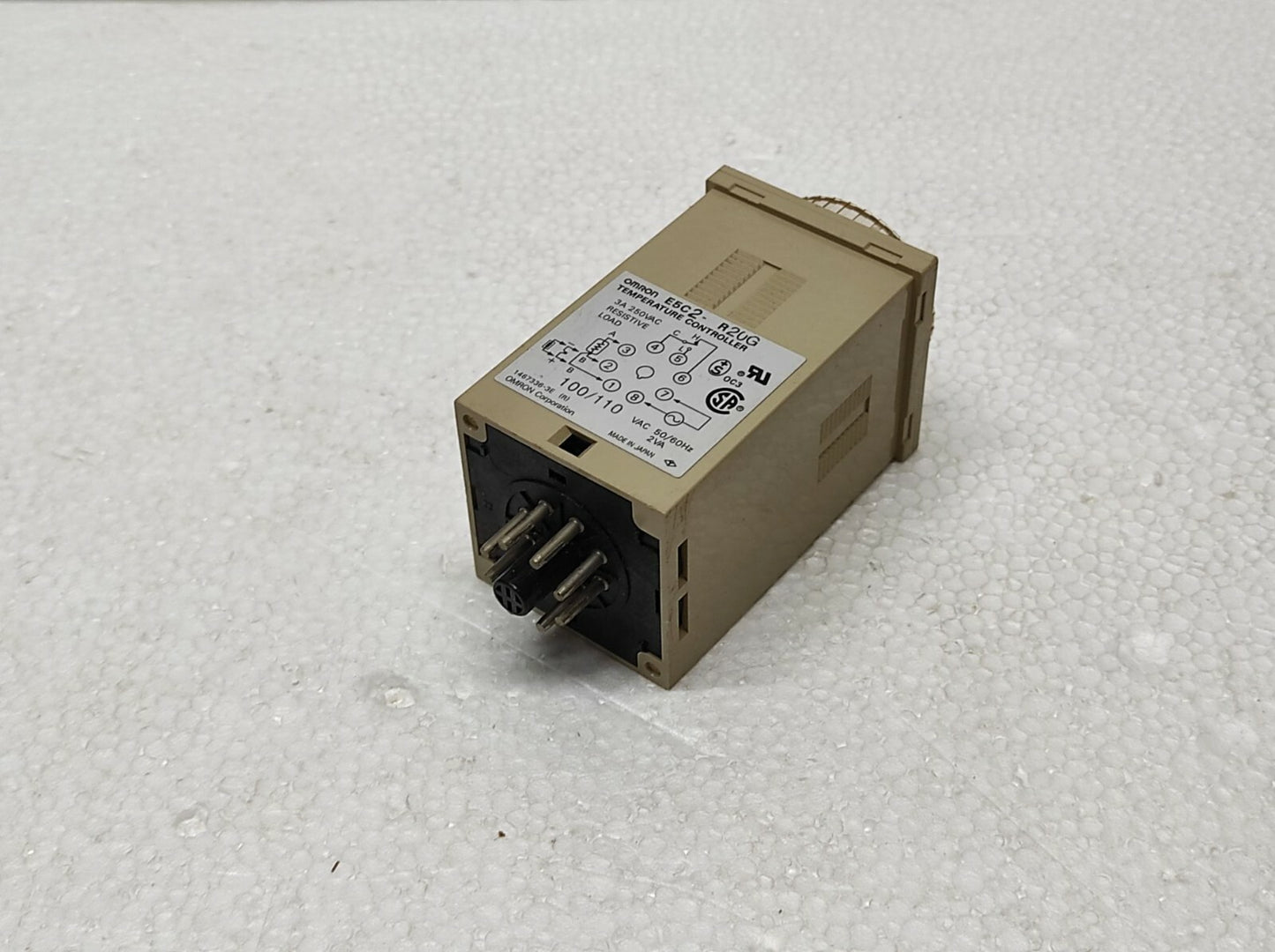 OMRON E5C2-R20G TEMPERATURE CONTROLLER 100/110V AC E5C2R20G