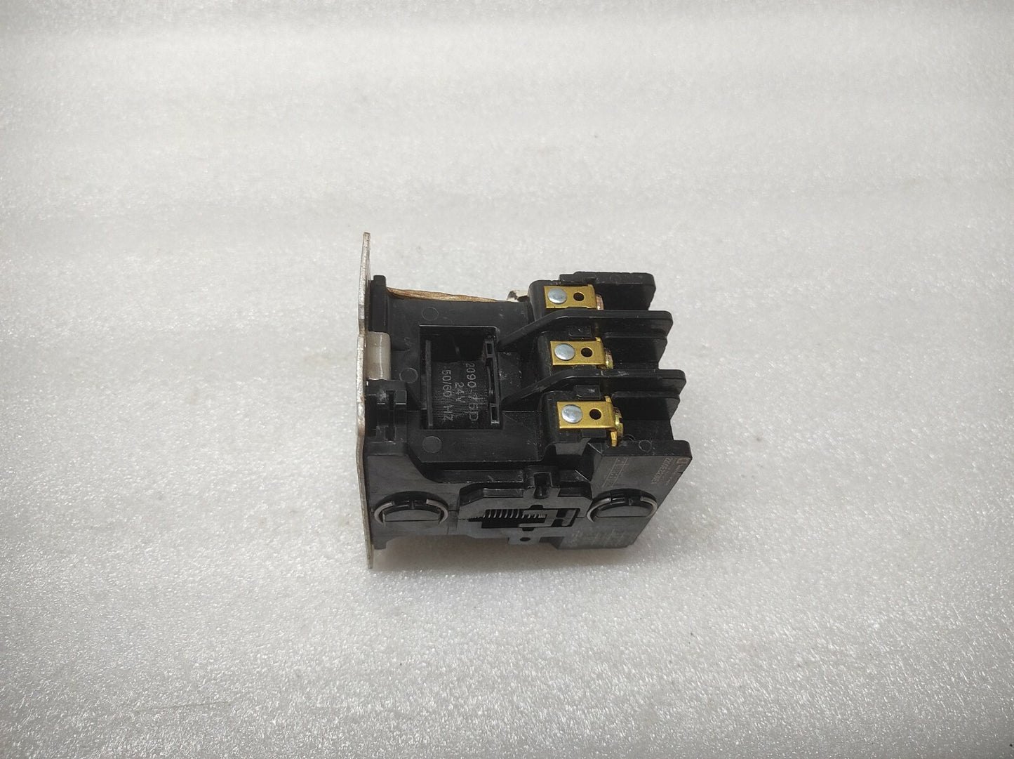 TELEMECANIQUE 2200EB230EA MAGNETIC CONTACTOR COIL VOLTAGE 24VAC