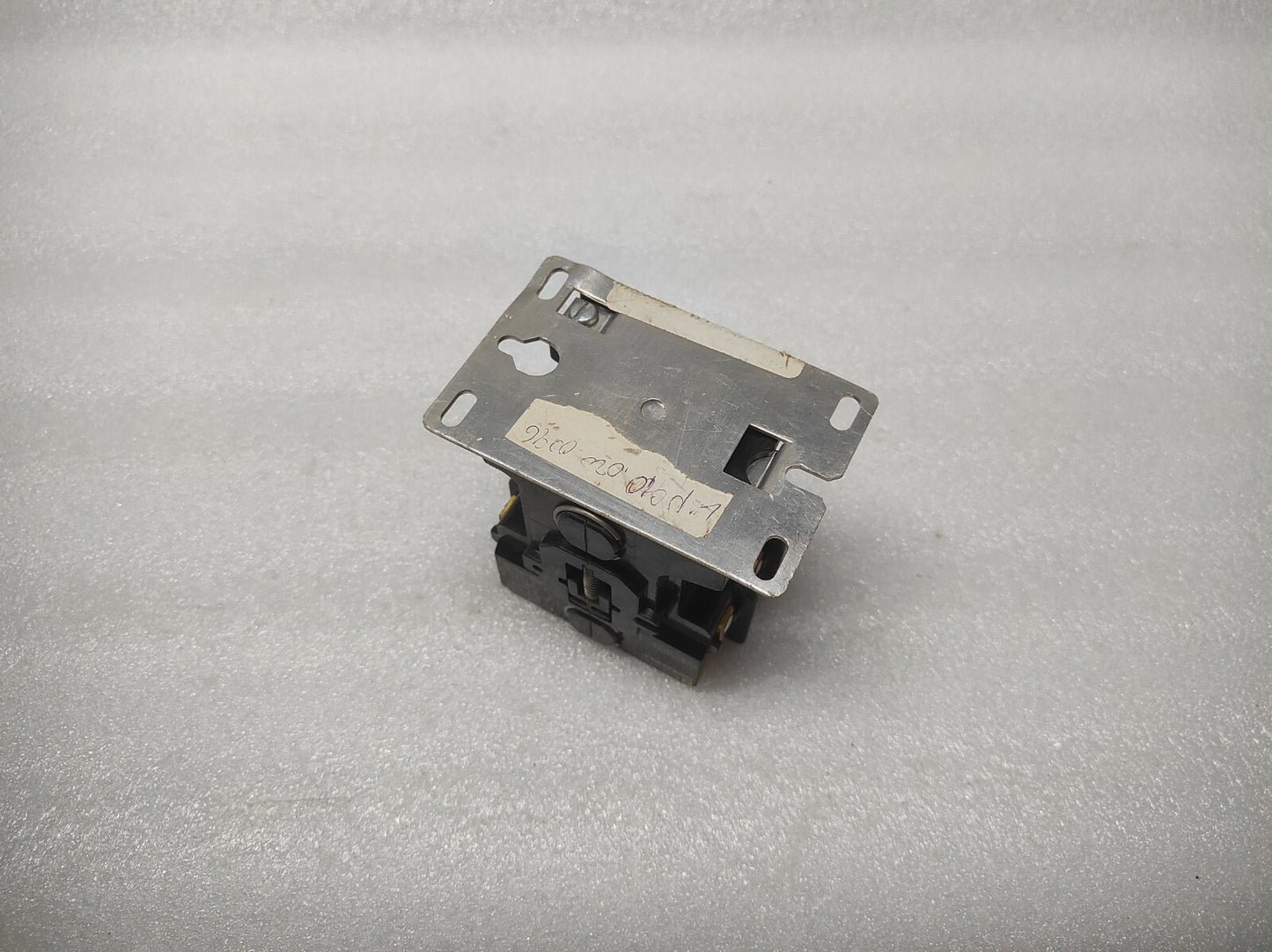 TELEMECANIQUE 2200EB230EA MAGNETIC CONTACTOR COIL VOLTAGE 24VAC