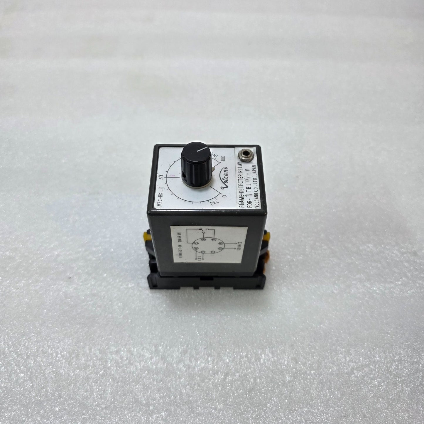 VOLCANO FDR-1TBJ FLAME DETECTOR RELAY | BURNER FLAME MONITORING CONTROLLER