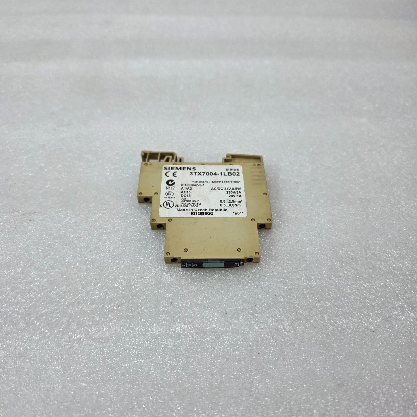 SIEMENS SIRIUS 3TX7004-1LB02 INTERFACE RELAY – 24V AC/DC COIL, 230V 3A INDUSTRIA