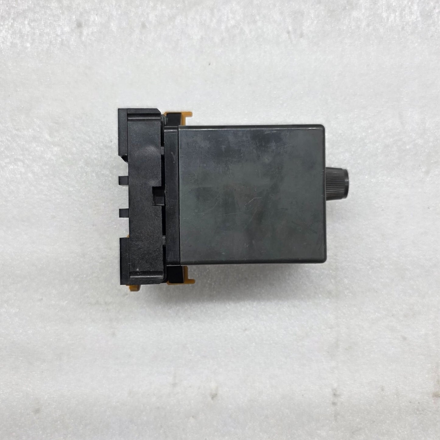 OMRON STP-N MOTOR-DRIVEN TIME DELAY RELAY SUBMINY TIMER 100-110VAC